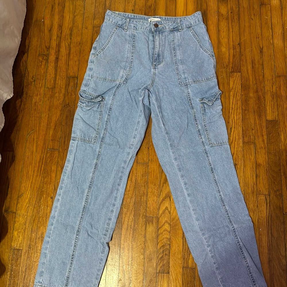 Super cute cargo jeans, they just didn’t fit me😞 only worn 2 times!